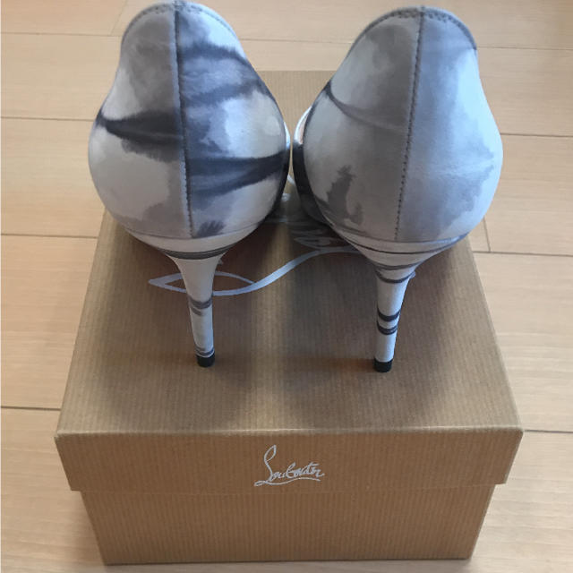 Christian Louboutin(クリスチャンルブタン)のルブタン⭐︎新品 パンプス 34 レディースの靴/シューズ(ハイヒール/パンプス)の商品写真