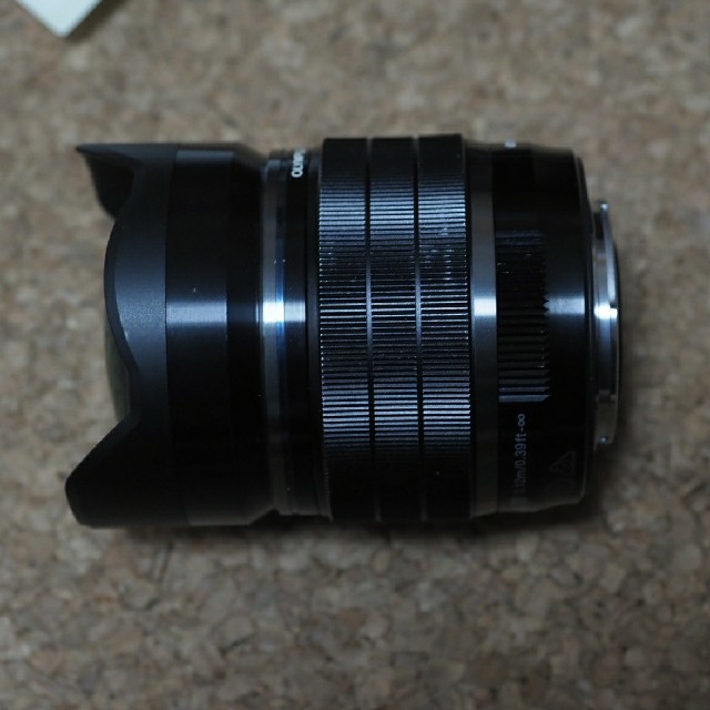 OLYMPUS(オリンパス)のオリンパス m.zuiko 8mm f1.8 fisheye pro スマホ/家電/カメラのカメラ(レンズ(単焦点))の商品写真