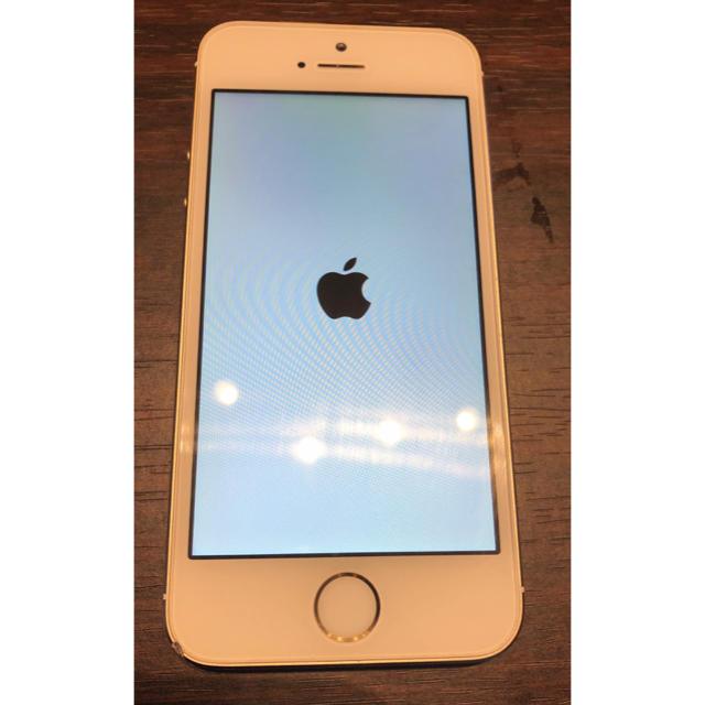 Apple(アップル)の大工様 iPhone 5s スマホ/家電/カメラのスマートフォン/携帯電話(スマートフォン本体)の商品写真