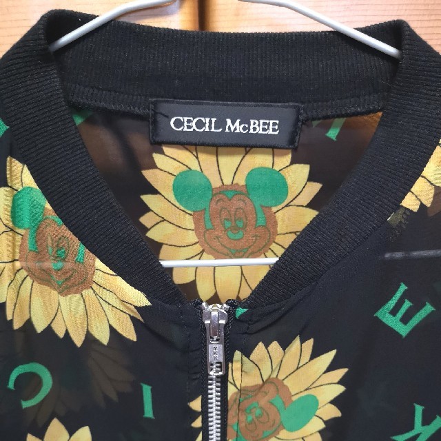 CECIL McBEE(セシルマクビー)のミッキー柄ブルゾン CECIL McBEE　 レディースのジャケット/アウター(ブルゾン)の商品写真