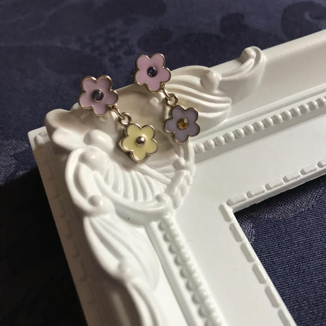 ANNA SUI(アナスイ)の🎀新品 未使用🎀アナスイ フラワーピアス レディースのアクセサリー(ピアス)の商品写真