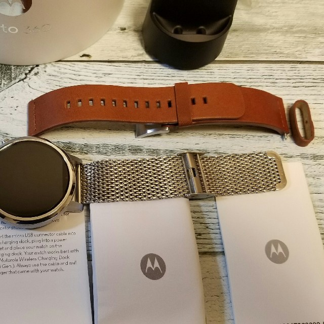 maki様専用　moto360 2nd 46mm シルバー×コニャックレザー メンズの時計(腕時計(デジタル))の商品写真