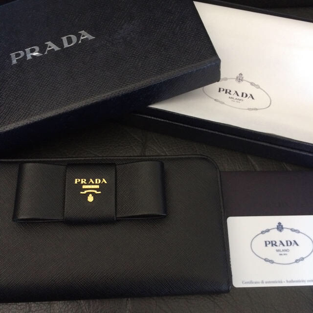 PRADA - 専用 リボン財布