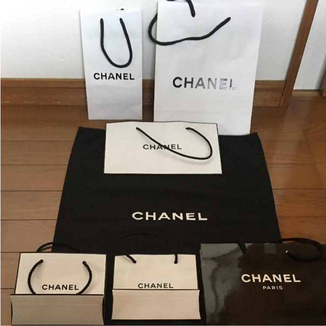 CHANEL(シャネル)の専用！シャネルの保存袋とショッパー6点セット レディースのバッグ(ショップ袋)の商品写真