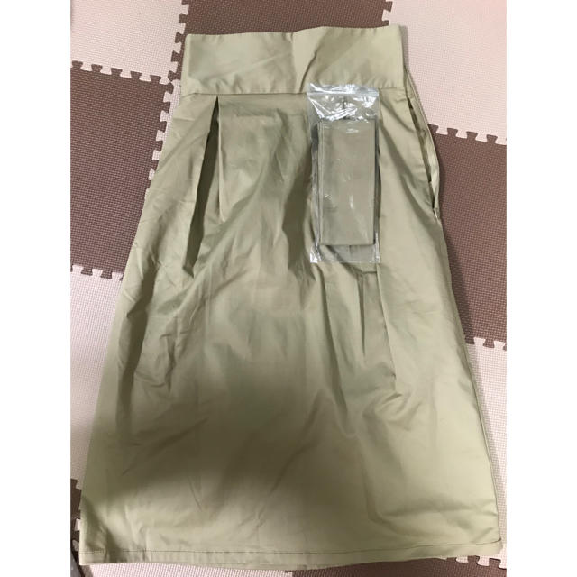 GU(ジーユー)のGU ハイウエストスカート ベルト付き レディースのスカート(ひざ丈スカート)の商品写真