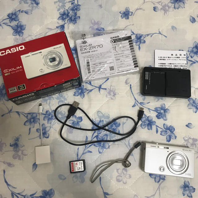 CASIO(カシオ)のCASIO EXILIM EX-ZR70 スマホ/家電/カメラのカメラ(コンパクトデジタルカメラ)の商品写真