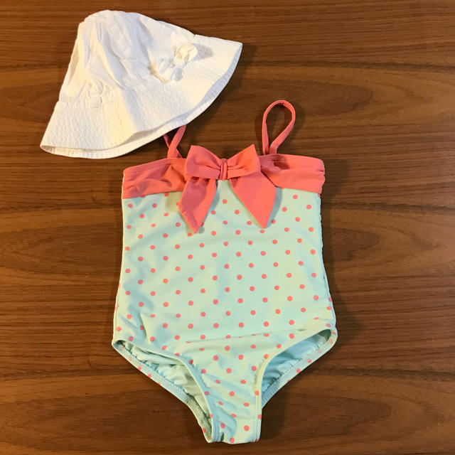 babyGAP(ベビーギャップ)のbabygap  水着&帽子  サイズ100 キッズ/ベビー/マタニティのキッズ服女の子用(90cm~)(水着)の商品写真