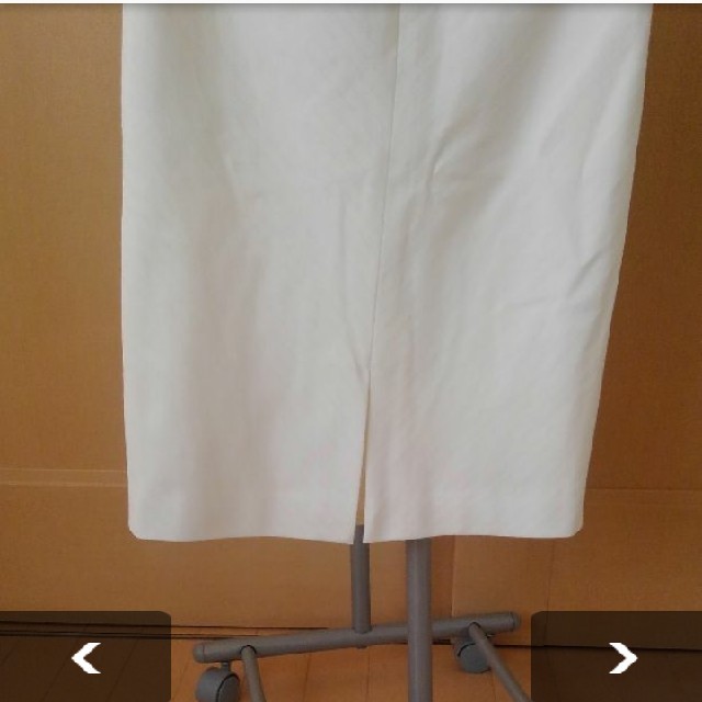22 OCTOBRE(ヴァンドゥーオクトーブル)の22OCTOBRE☆白タイトスカート レディースのスカート(ひざ丈スカート)の商品写真