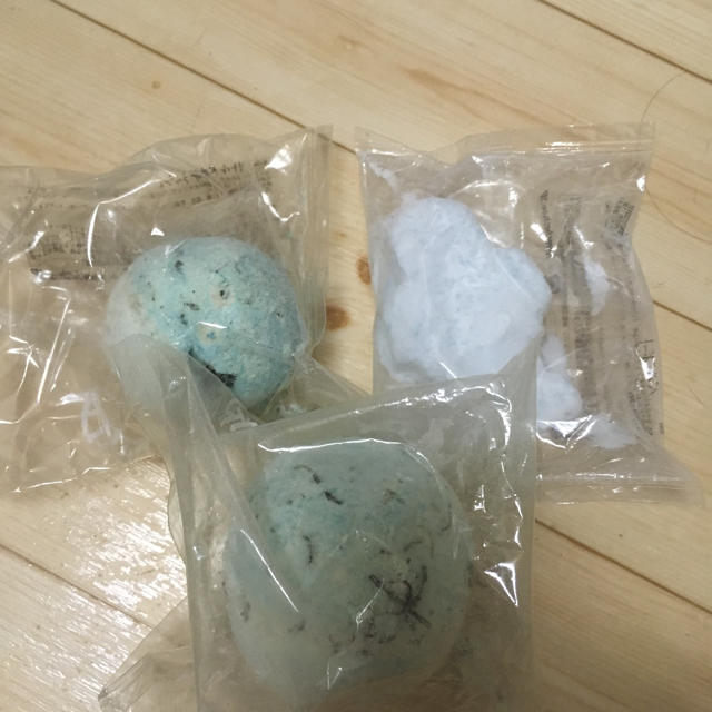 LUSH(ラッシュ)のLUSH 入浴剤セット コスメ/美容のボディケア(入浴剤/バスソルト)の商品写真