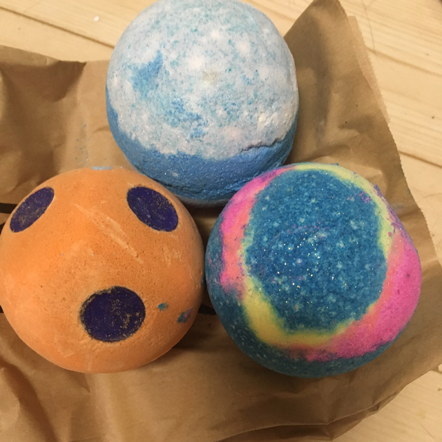 LUSH(ラッシュ)のかなさん 専用 コスメ/美容のボディケア(入浴剤/バスソルト)の商品写真