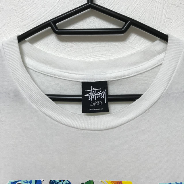 STUSSY(ステューシー)の【美品】STUSSY ステューシー ワールドツアー  花柄 Tシャツ 多数出品中 メンズのトップス(Tシャツ/カットソー(半袖/袖なし))の商品写真