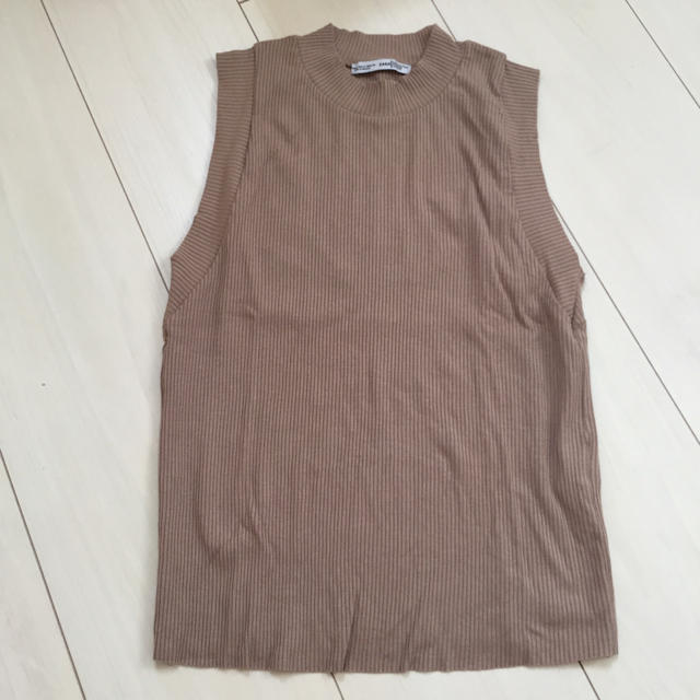 ZARA(ザラ)のZARA タンクトップ beige Mサイズ レディースのトップス(タンクトップ)の商品写真