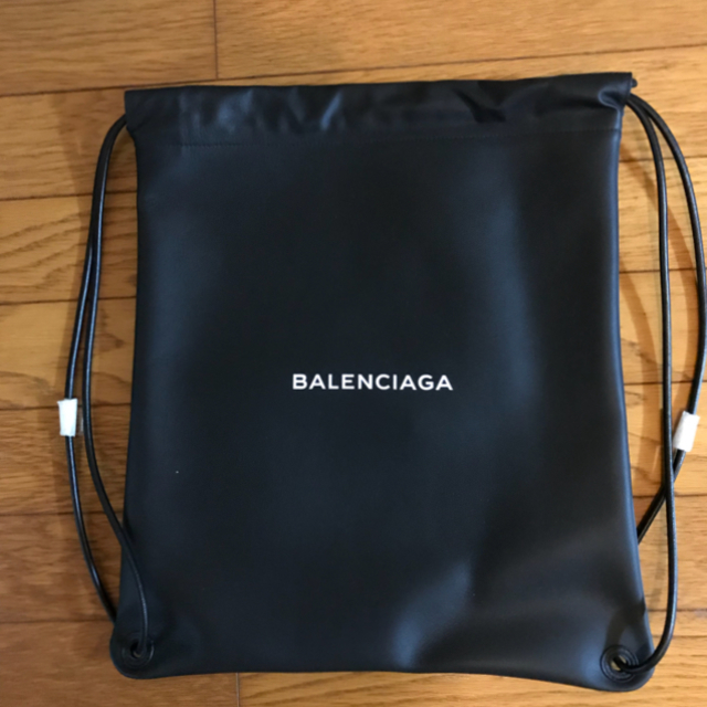 Balenciaga(バレンシアガ)の【新品 未使用】Balenciaga エブリデイ ドローストリング バッパック  レディースのバッグ(リュック/バックパック)の商品写真