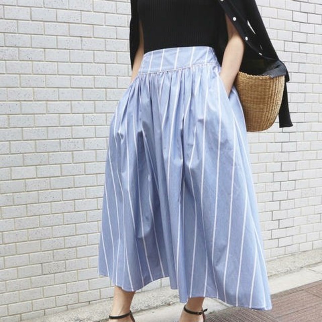 IENA(イエナ)のイエナ　ストライプ　ギャザーフレアスカート36 レディースのスカート(ひざ丈スカート)の商品写真