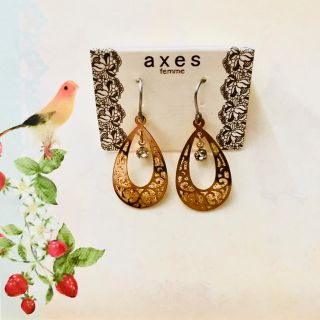 アクシーズファム(axes femme)のしずく型ピアス(ピアス)