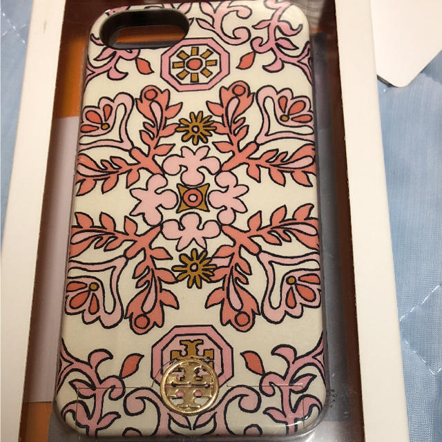 Tory Burch(トリーバーチ)の専用品【新品・タグ付】TORYBURCH iPhone7/8ケース スマホ/家電/カメラのスマホアクセサリー(モバイルケース/カバー)の商品写真