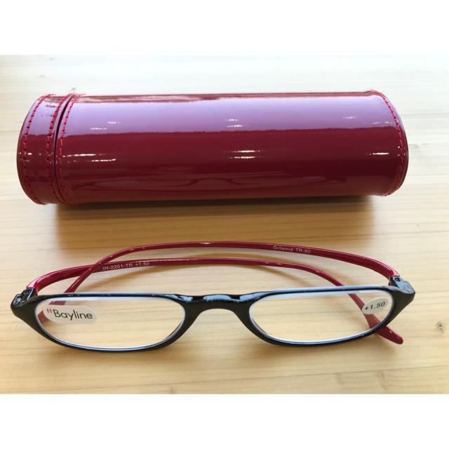 ケース付き老眼鏡   度数1.5 レディースのファッション小物(サングラス/メガネ)の商品写真