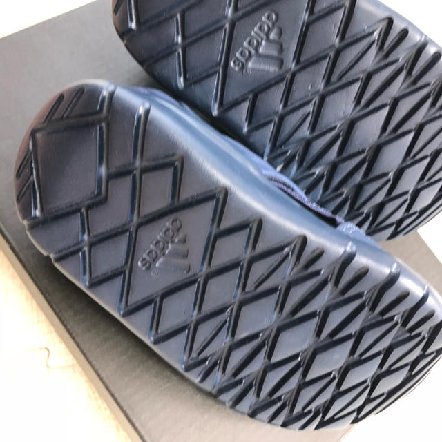 adidas(アディダス)の新品 adidas サンダル  キッズ/ベビー/マタニティのベビー靴/シューズ(~14cm)(サンダル)の商品写真