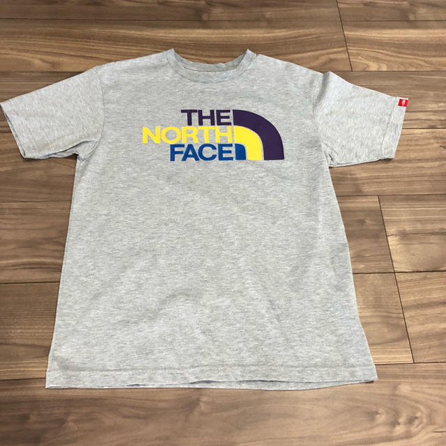 THE NORTH FACE(ザノースフェイス)のノースフェイス Tシャツ グレー Lサイズ メンズのトップス(Tシャツ/カットソー(半袖/袖なし))の商品写真