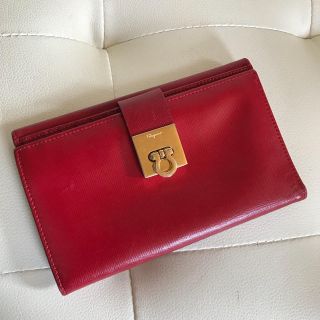 サルヴァトーレフェラガモ(Salvatore Ferragamo)の可愛い！サルヴァトーレ  フェラガモ レザー 折財布 ガンチーニ 財布(財布)