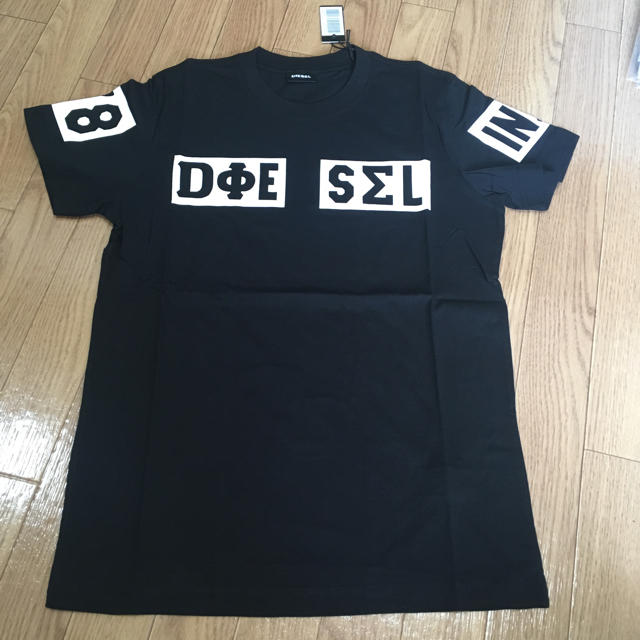 DIESEL(ディーゼル)の白黒2枚セット メンズのトップス(Tシャツ/カットソー(半袖/袖なし))の商品写真