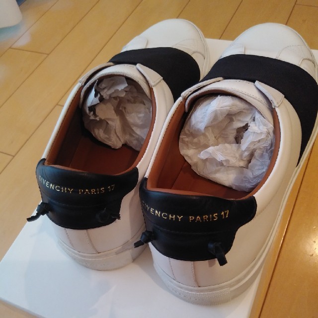 GIVENCHY(ジバンシィ)の[かず様専用]ジバンシーメンズ メンズの靴/シューズ(スニーカー)の商品写真