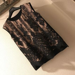 グレースコンチネンタル(GRACE CONTINENTAL)のしょこ 様 ご専用 美品♡人気♡チュール刺繍ノースリーブ♡(カットソー(半袖/袖なし))