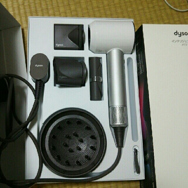 Dyson(ダイソン)のドルチェ様専用【値下げ】ダイソン ドライヤー超美品 スマホ/家電/カメラの美容/健康(ドライヤー)の商品写真