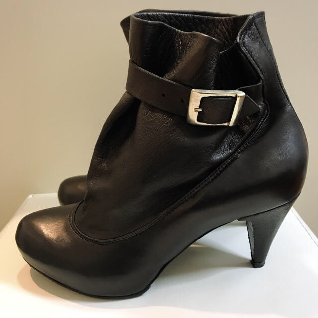 Steve Madden(スティーブマデン)のスティーブマデン♡ブラックレザー ブーティ♡ レディースの靴/シューズ(ブーツ)の商品写真