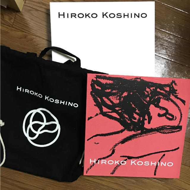 HIROKO KOSHINO(ヒロココシノ)のグッチ様専用★コシノヒロコ HIROKO KOSHINO サイン入り エンタメ/ホビーの本(アート/エンタメ)の商品写真