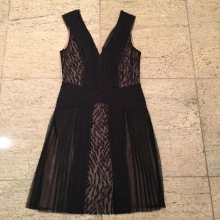 ビーシービージーマックスアズリア(BCBGMAXAZRIA)のBCBGMAXAZRIA  カクテルドレス★ブラック★プリーツ★シアー★レース★(ミニドレス)