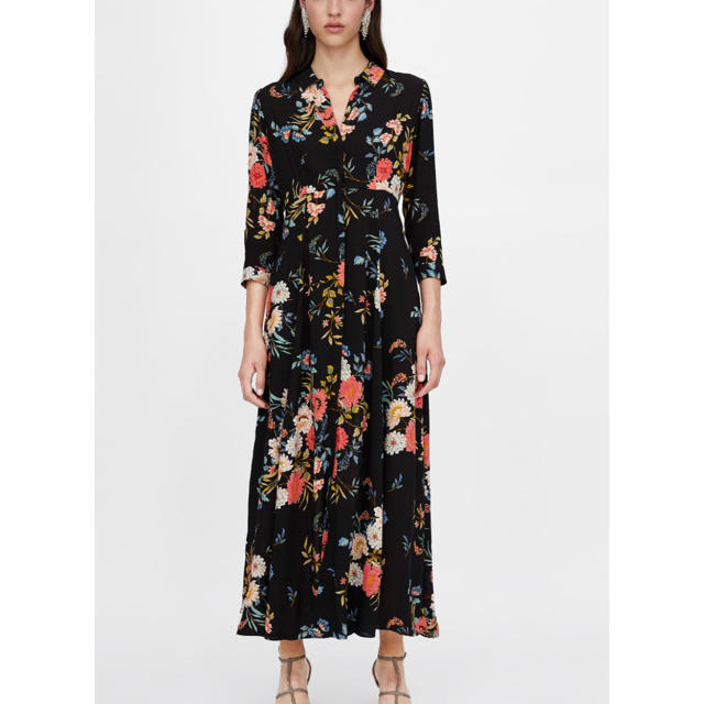 ZARA - フラワープリント地ロングワンピースの通販 by y|ザラならラクマ