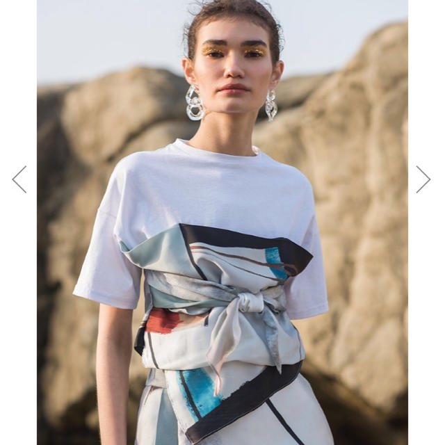 Ameri VINTAGE - ameri vintage アメリ 完売 スカーフ Tシャツの通販 Ameri VINTAGE - ameri vintage アメリ 完売 スカーフ Tシャツの通販