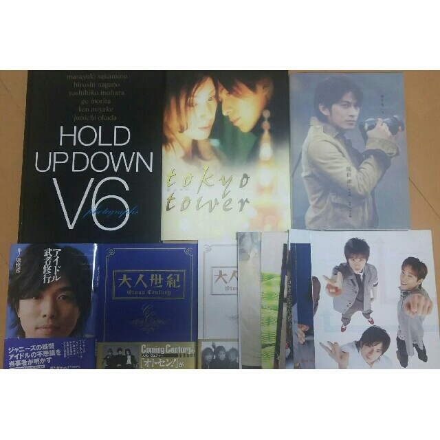 V6(ブイシックス)のV6 DVD 本 グッズ フィギュア いろいろセット エンタメ/ホビーのタレントグッズ(アイドルグッズ)の商品写真