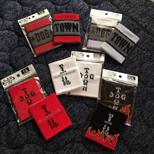 DOG TOWN(ドッグタウン)の片手用1枚 DOG TOWNリストバンド☆WH メンズのアクセサリー(バングル/リストバンド)の商品写真