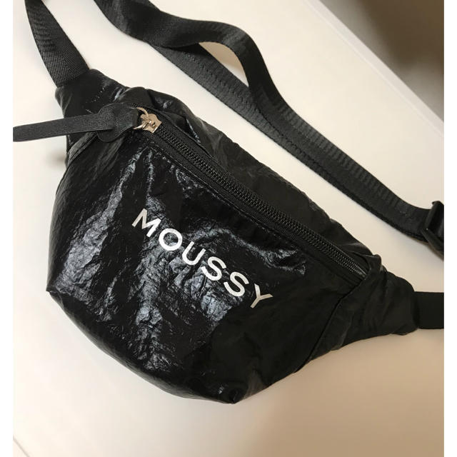 moussy(マウジー)のウエストポーチ＆ボディバック レディースのバッグ(ボディバッグ/ウエストポーチ)の商品写真