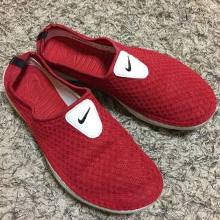 ナイキ(NIKE)のナイキ 赤 スニーカー スリッパ サンダル(サンダル)