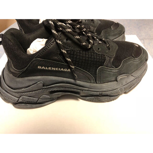 Balenciaga(バレンシアガ)のBALENCIAGA triple s NOIR 加工あり メンズの靴/シューズ(スニーカー)の商品写真