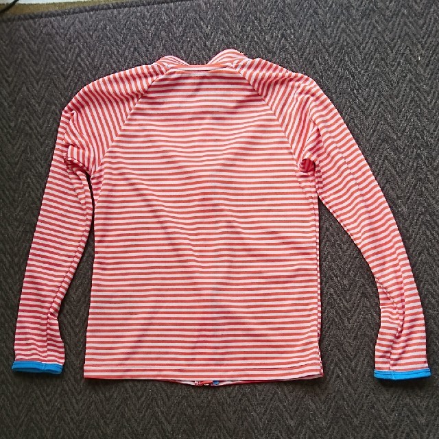 NIKE(ナイキ)のラッシュガード キッズ size130 キッズ/ベビー/マタニティのキッズ服女の子用(90cm~)(水着)の商品写真