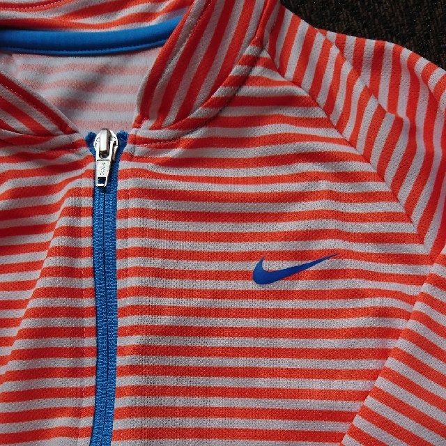 NIKE(ナイキ)のラッシュガード キッズ size130 キッズ/ベビー/マタニティのキッズ服女の子用(90cm~)(水着)の商品写真