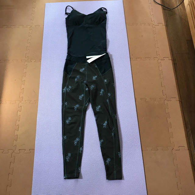 emmi yoga エミヨガ 上下セット ヨガ ウエア