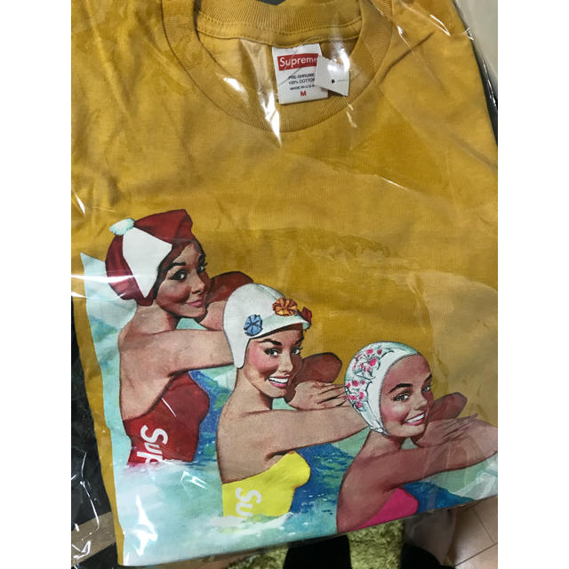 Supreme(シュプリーム)の即決値下げします。Supreme swimmers tee M マスタード 黄色 メンズのトップス(Tシャツ/カットソー(半袖/袖なし))の商品写真