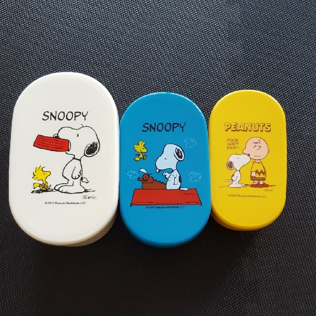 SNOOPY(スヌーピー)のスヌーピー　ランチボックス　3点セット インテリア/住まい/日用品のキッチン/食器(弁当用品)の商品写真