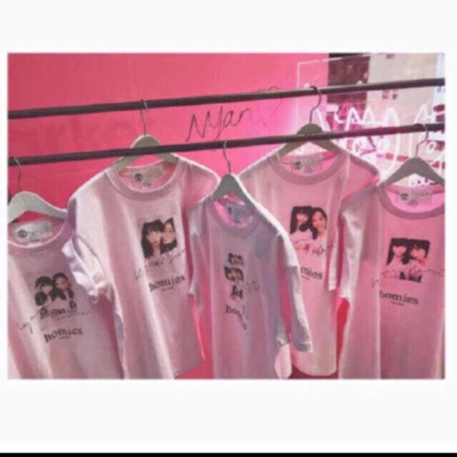 AKB48(エーケービーフォーティーエイト)の❤️【送料込】22market☆ピンクにゃんとも☆Tシャツ  エンタメ/ホビーのタレントグッズ(アイドルグッズ)の商品写真
