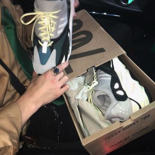 アディダス(adidas)のyeezy 700 yeezy boost 28cm(スニーカー)