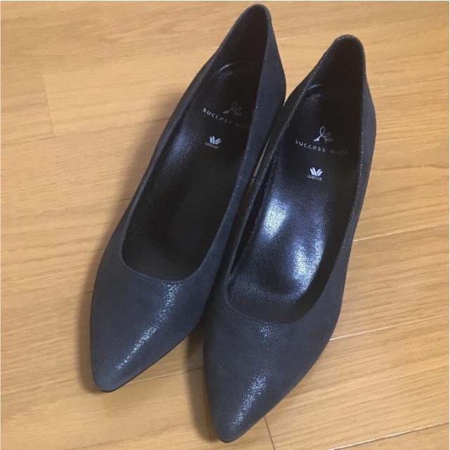 新品 パンプス 紺色 レディースの靴/シューズ(ハイヒール/パンプス)の商品写真