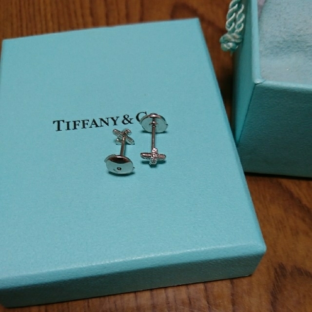 Tiffany & Co.(ティファニー)のティファニーダイヤクロスステッチピアス レディースのアクセサリー(ピアス)の商品写真