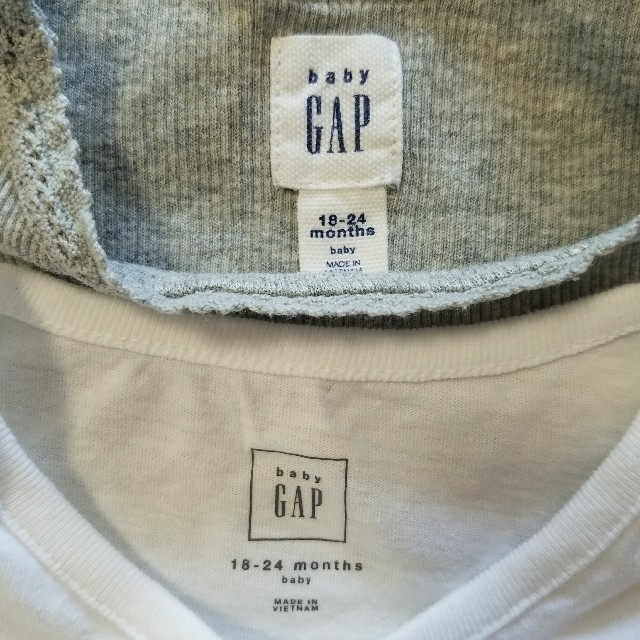 babyGAP(ベビーギャップ)の新品♡babyGAP グレー ホワイト レース ロンパース 85 90 95  キッズ/ベビー/マタニティのキッズ服女の子用(90cm~)(下着)の商品写真