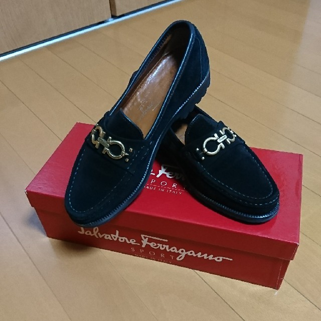 Salvatore Ferragamo 黒モカシン