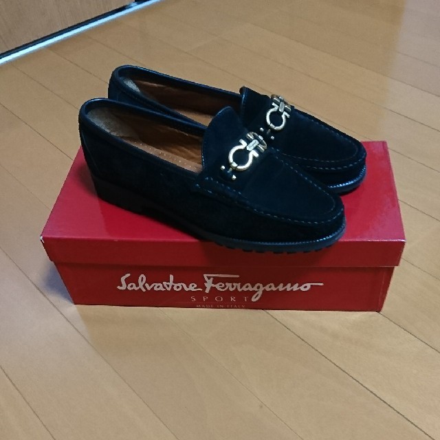 Salvatore Ferragamo 黒モカシン